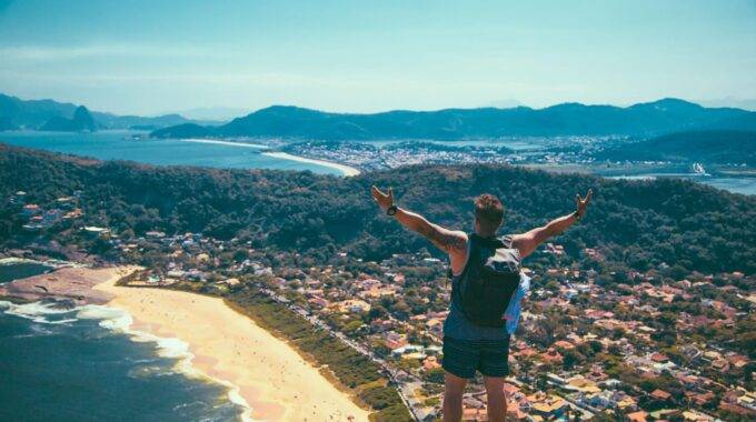 25 Best Travel Jobs to Make Money Traveling the World